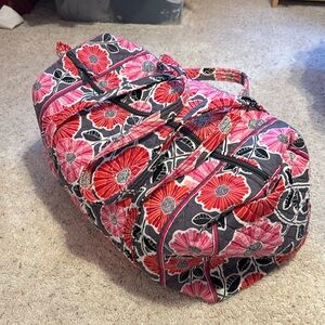 Vera Bradley Barrel Style Duffle Weekend Overnight Bag Tote Floral
Pink Gray.